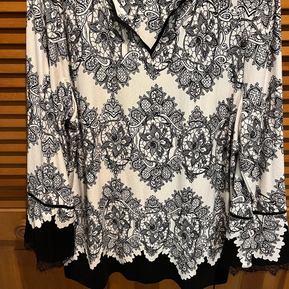 WOMENS CHICO’S 2/L DETAIL TOP - Picture 2 of 8